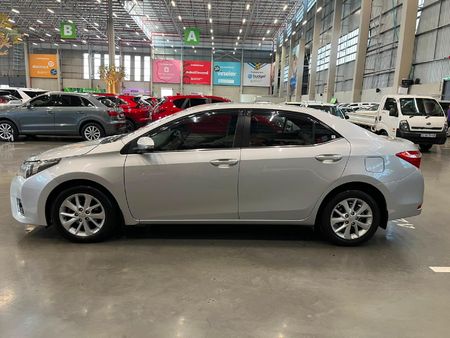 2015-Toyota-Corolla-18-High-Auto_5