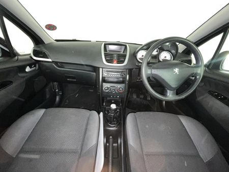 2011-Peugeot-207-14-PopArt-5-dr_1