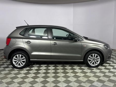 2024-Volkswagen-Polo-Vivo-16-Comfortline-Auto-5-dr_16