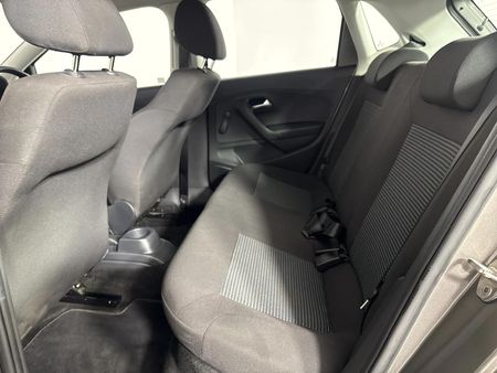 2024-Volkswagen-Polo-Vivo-16-Comfortline-Auto-5-dr_3