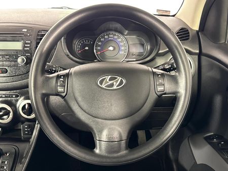 2016-Hyundai-i10-11-Motion-Auto_11