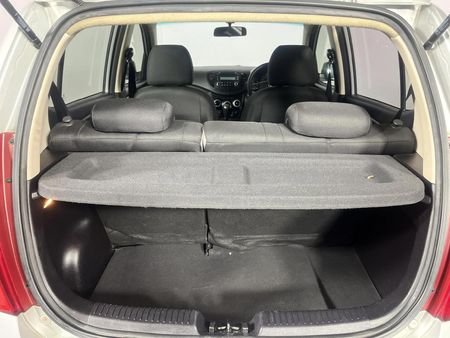 2016-Hyundai-i10-11-Motion-Auto_13