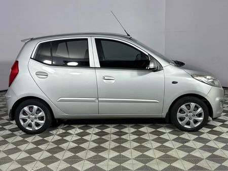 2016-Hyundai-i10-11-Motion-Auto_16