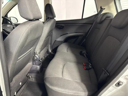 2016-Hyundai-i10-11-Motion-Auto_3