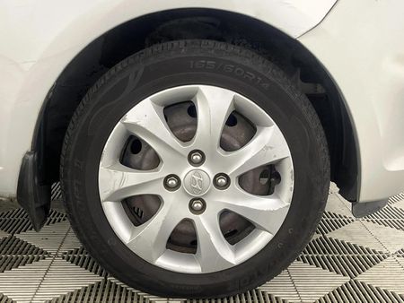 2016-Hyundai-i10-11-Motion-Auto_5