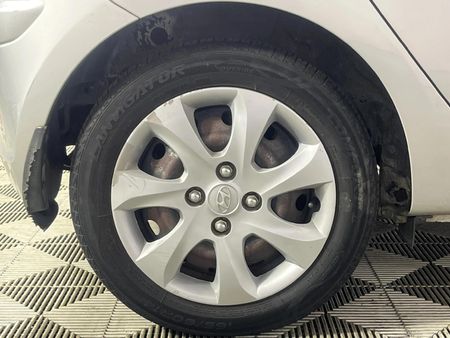 2016-Hyundai-i10-11-Motion-Auto_7