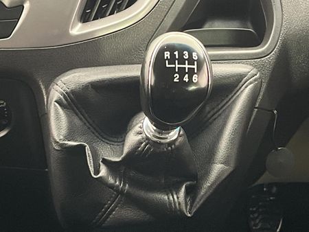 2018-Ford-Tourneo-Custom-22-TDCi-Trend-LWB-92kW_10