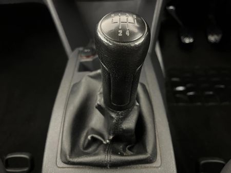 2012-Volkswagen-Polo-Vivo-14-5-dr_10