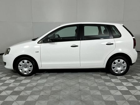 2012-Volkswagen-Polo-Vivo-14-5-dr_16