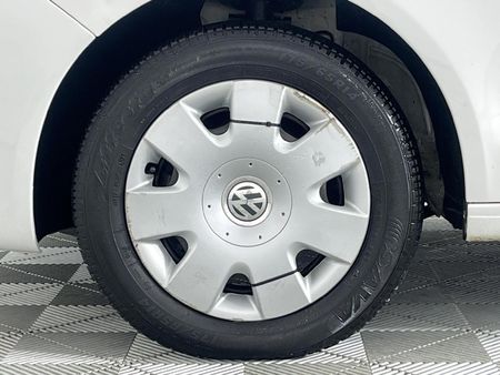 2012-Volkswagen-Polo-Vivo-14-5-dr_4