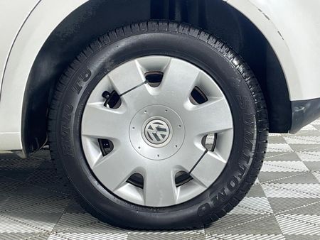 2012-Volkswagen-Polo-Vivo-14-5-dr_6
