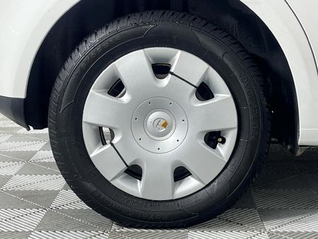 2012-Volkswagen-Polo-Vivo-14-5-dr_7