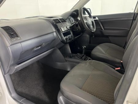 2012-Volkswagen-Polo-Vivo-14-5-dr_8
