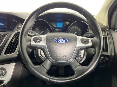 2013-Ford-Focus-20-GDi-Trend-5-dr_11