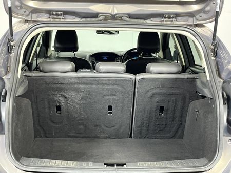 2013-Ford-Focus-20-GDi-Trend-5-dr_13