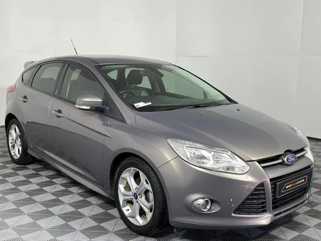 2013-Ford-Focus-20-GDi-Trend-5-dr_15