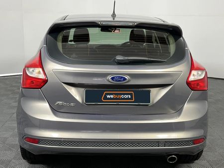 2013-Ford-Focus-20-GDi-Trend-5-dr_17