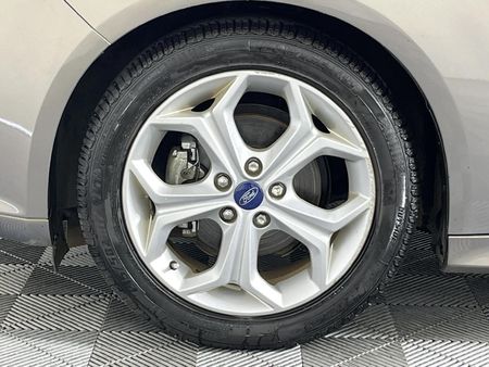 2013-Ford-Focus-20-GDi-Trend-5-dr_4