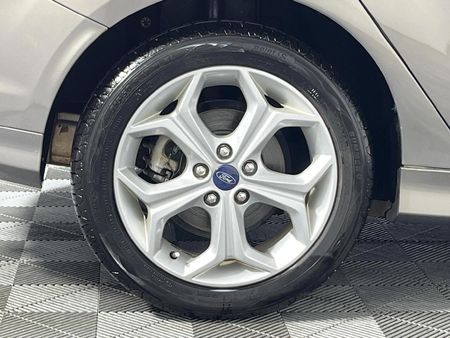 2013-Ford-Focus-20-GDi-Trend-5-dr_7