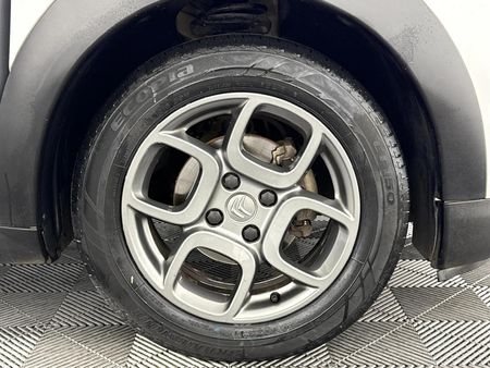 2016-Citroen-C4-Cactus-12T-PureTech-Shine-81kW_5