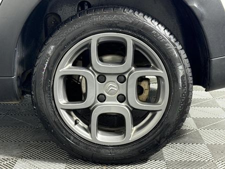 2016-Citroen-C4-Cactus-12T-PureTech-Shine-81kW_6