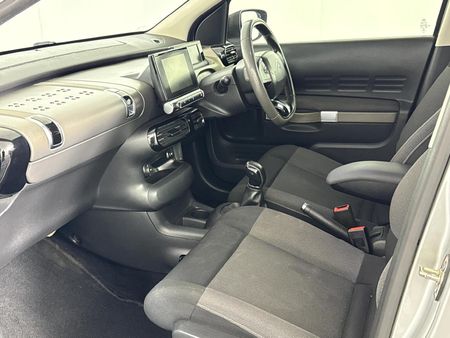2016-Citroen-C4-Cactus-12T-PureTech-Shine-81kW_8