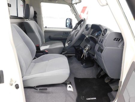 2026-Toyota-Land-Cruiser-79-45-D-Single-Cab_11