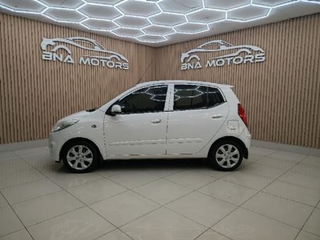 2016-Hyundai-i10-11-GLS-Motion_4