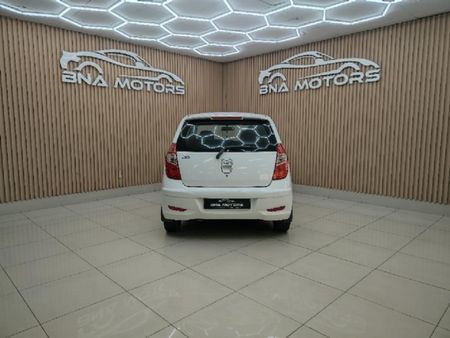 2016-Hyundai-i10-11-GLS-Motion_5