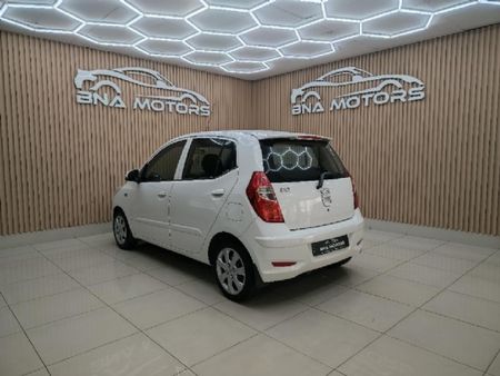 2016-Hyundai-i10-11-GLS-Motion_7