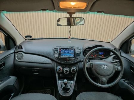 2016-Hyundai-i10-11-GLS-Motion_8