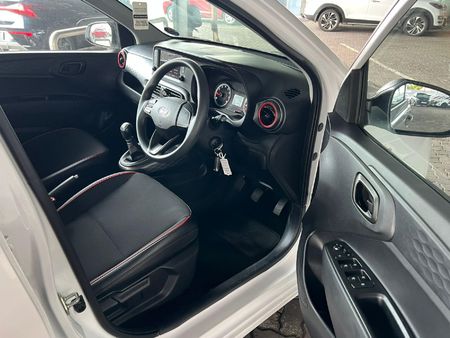 2026-Hyundai-Grand-i10-10-Motion_9