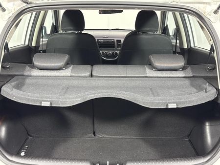 2017-Kia-Picanto-10_12