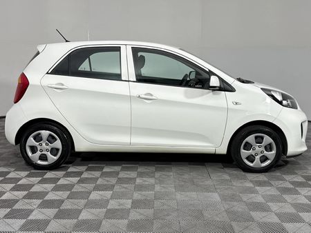 2017-Kia-Picanto-10_15