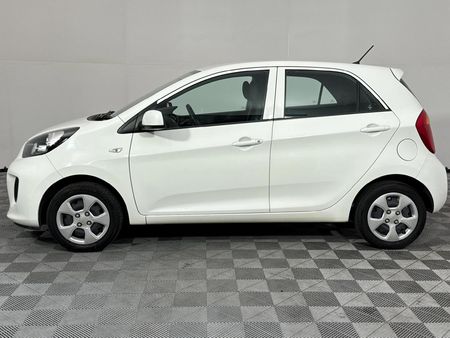 2017-Kia-Picanto-10_17