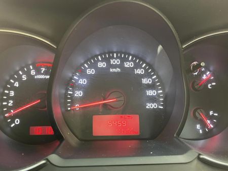 2017-Kia-Picanto-10_2