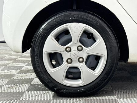 2017-Kia-Picanto-10_6