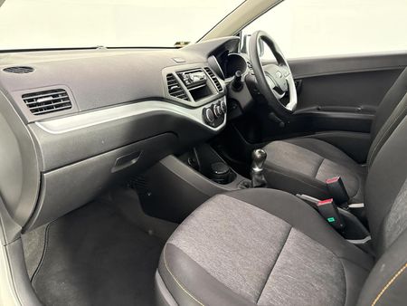 2017-Kia-Picanto-10_8