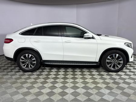 2018-Mercedes-Benz-GLE-Coupe-350d-4Matic_16