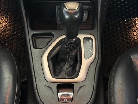 2015-Jeep-Cherokee-32-Limited-Auto_10