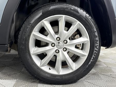 2015-Jeep-Cherokee-32-Limited-Auto_6