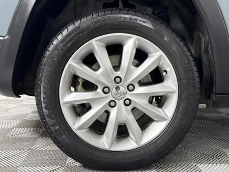 2015-Jeep-Cherokee-32-Limited-Auto_7