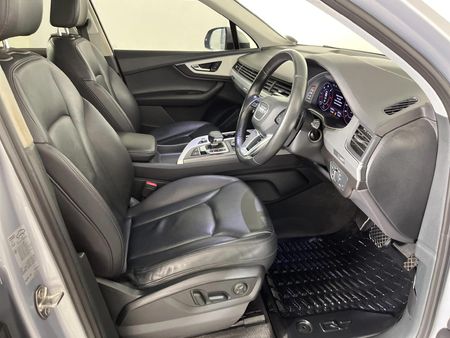 2017-Audi-Q7-30-TDI-quattro-Auto-45-TDI_9