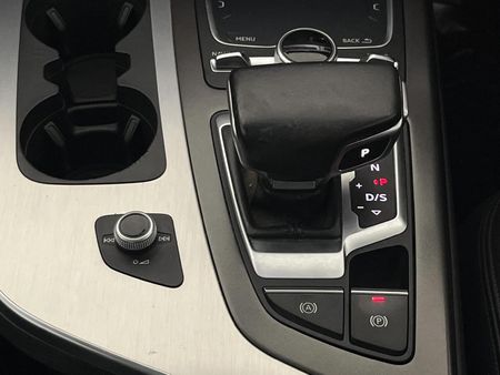 2017-Audi-Q7-30-TDI-quattro-Auto-45-TDI_10