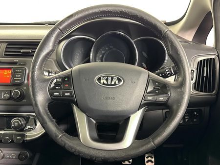 2013-Kia-Rio-14-Tec-5-dr_11