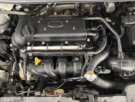 2013-Kia-Rio-14-Tec-5-dr_12
