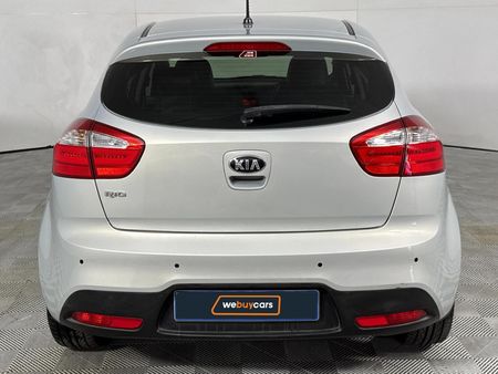 2013-Kia-Rio-14-Tec-5-dr_17