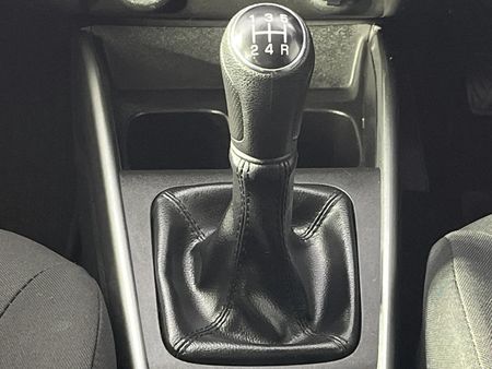 2024-Toyota-Starlet-15-XR_10
