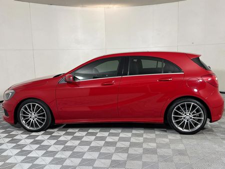 2014-Mercedes-Benz-A-Class-A-180-BE-AMG-Sport-Auto_17