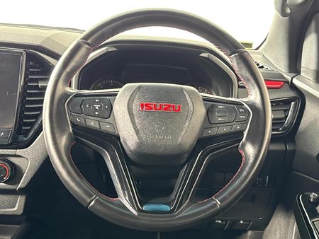 2024-Isuzu-D-Max-19-DDI-HR-X-Rider-Auto-Double-Cab_11
